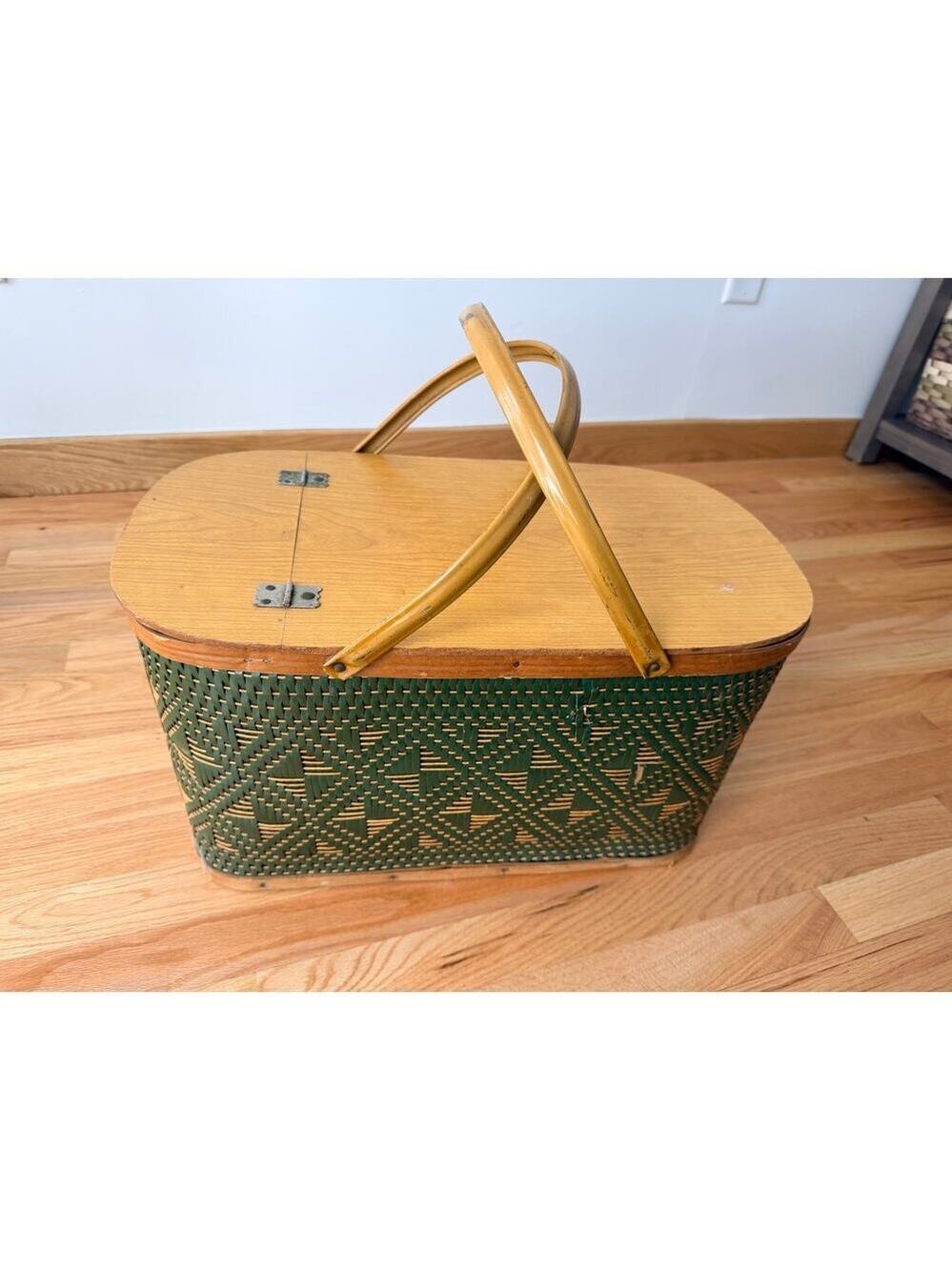 Vintage Hawkeye Picnic Basket w/Utensils